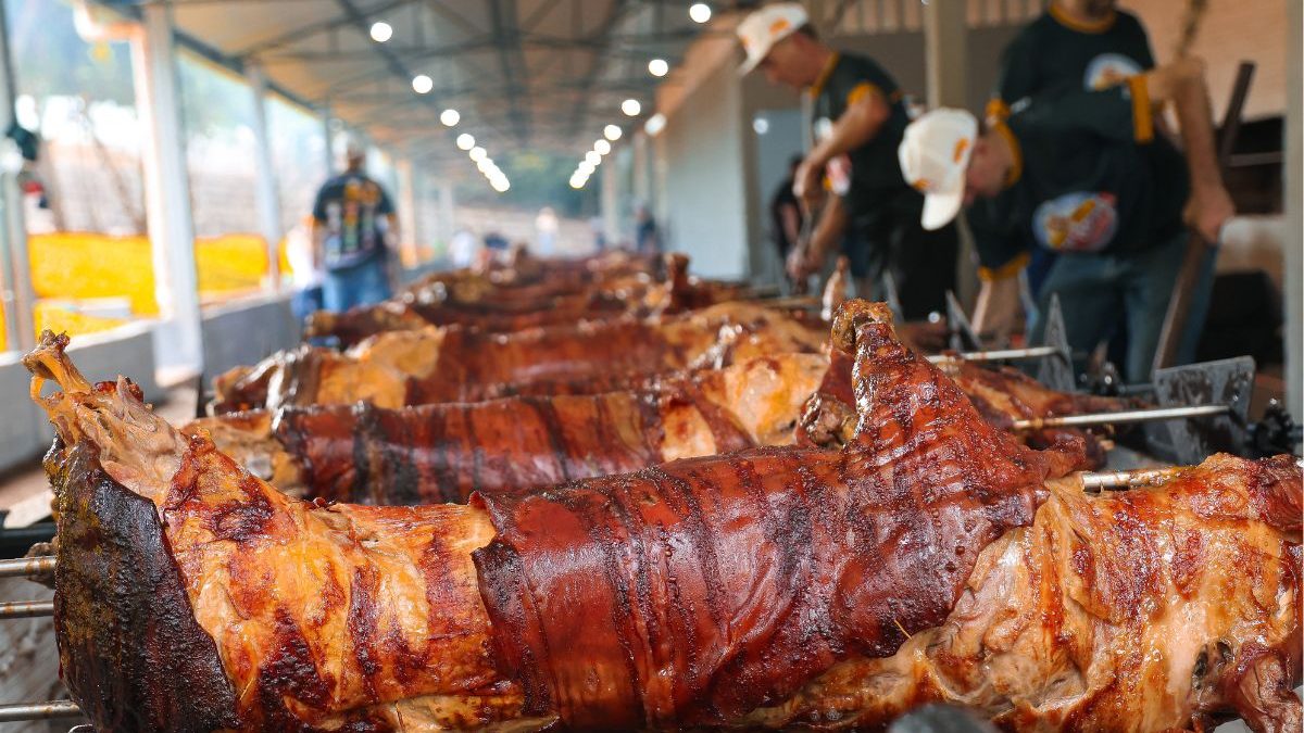 Porco no Rolete crocante e suculento